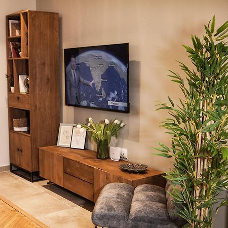Central Comfy Modern Flat 2 Bedrooms 2 Bathrooms أثينا المظهر الخارجي الصورة