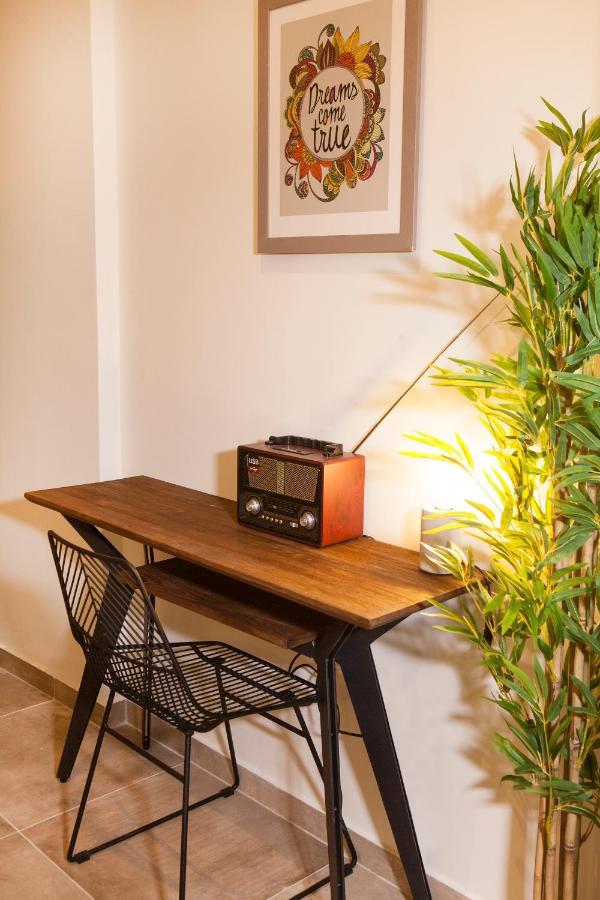 Central Comfy Modern Flat 2 Bedrooms 2 Bathrooms أثينا المظهر الخارجي الصورة